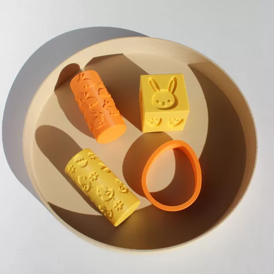 Lieldienu plastilīna veidošanas piederumu komplekts- 2 tekstūras rullīši, tekstūras 6in1 kubs, olas formiņa
